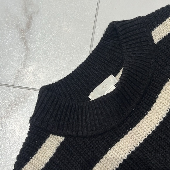 H&M Oversized Striped Knit (XS) - Picture 5 of 7
